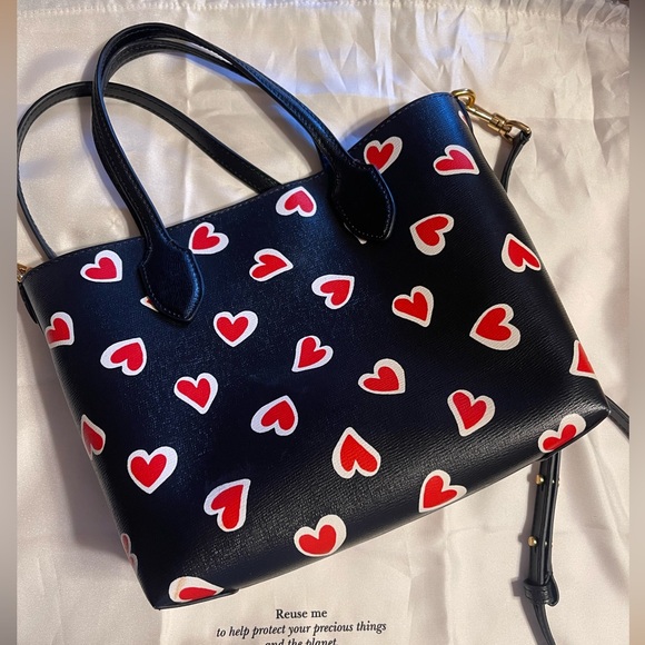 Bleecker Stencil Hearts
Medium Crossbody Tote - Picture 6 of 12